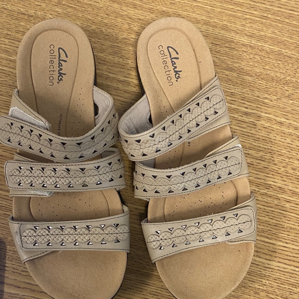 Clarks Women's Tan Strap Sandals - Picture 6 of 7